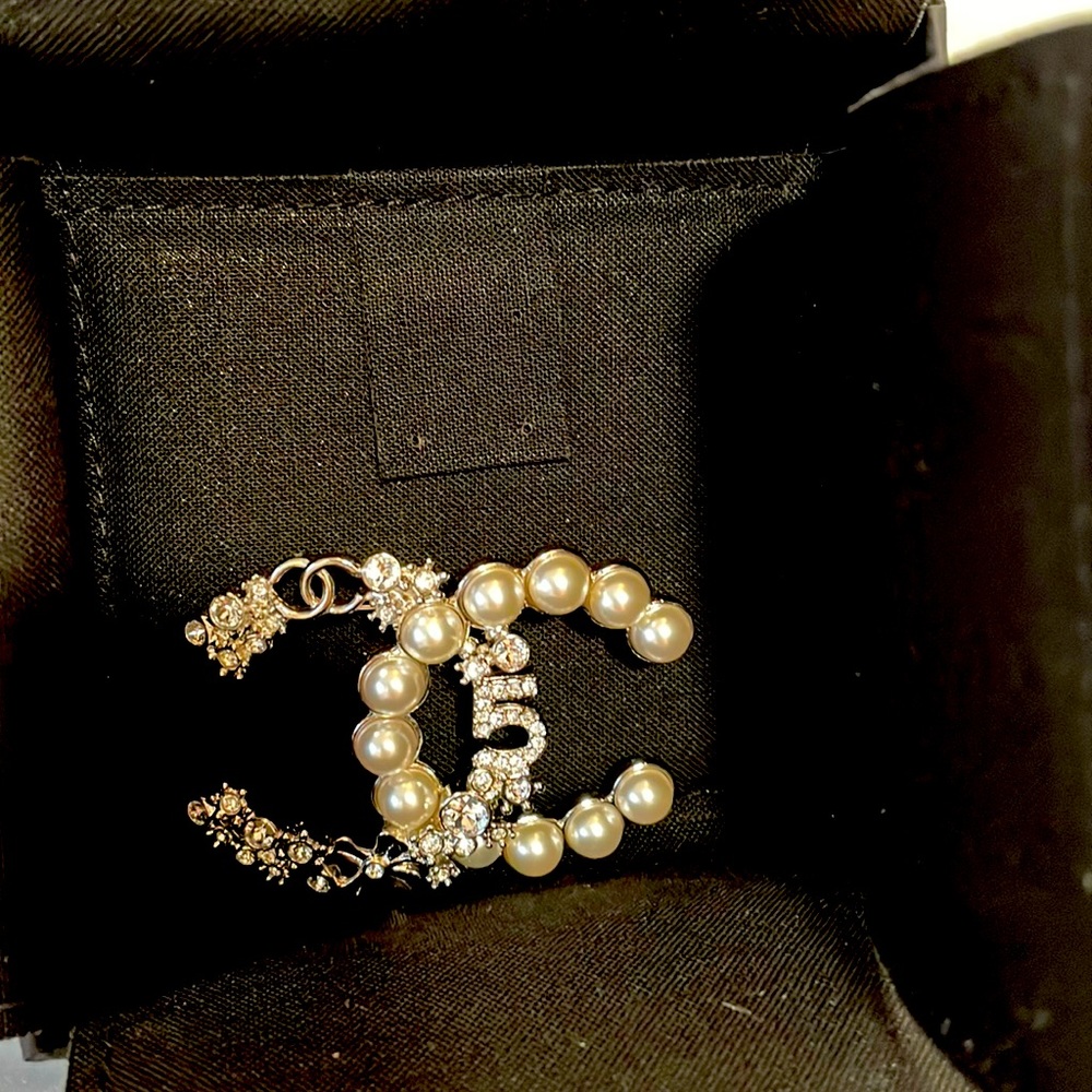 Chanel brooch, box, receipt, bag, flower and ribbon - Picture 7 of 16